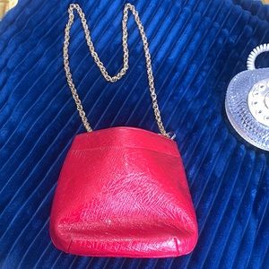 Vintage mini red chain purse!